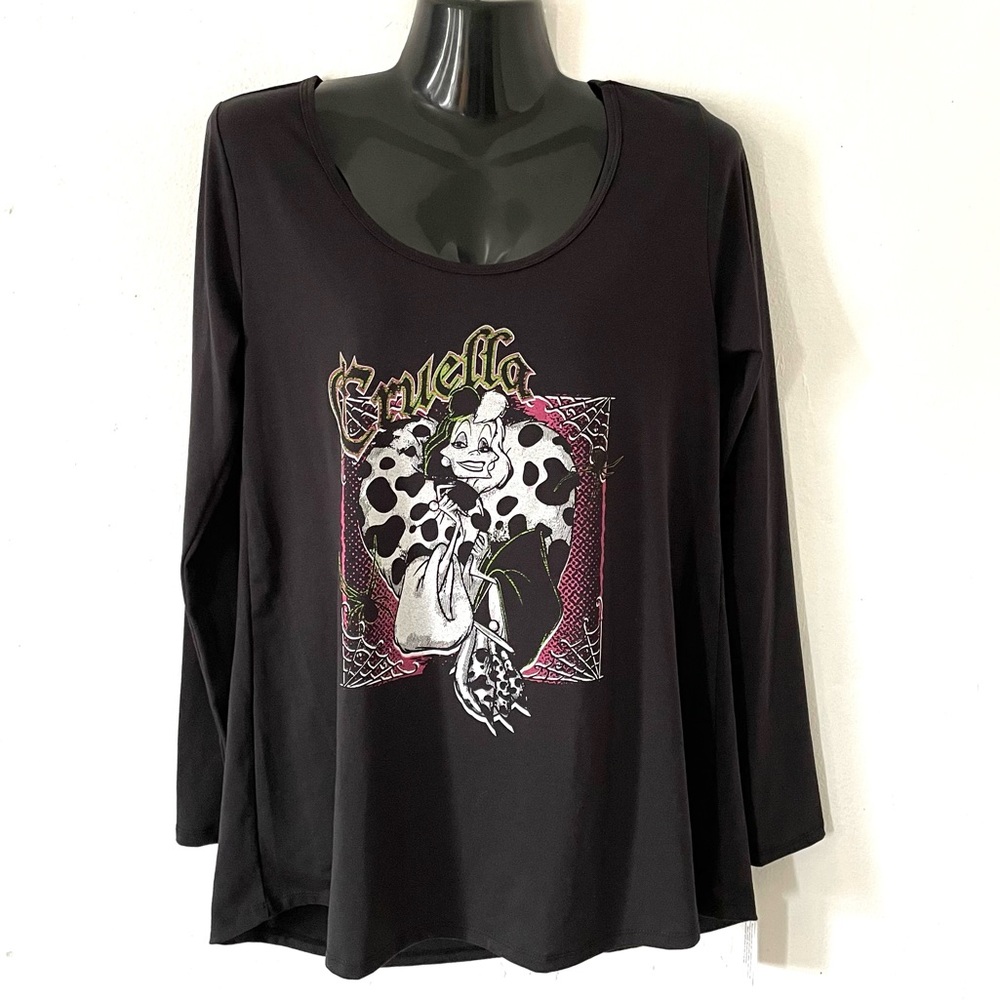 LulaRoe Lynnae Cruella print long sleeve T-Shirt